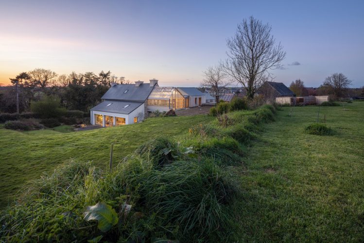 02_une rénovation paille-bois-pierre