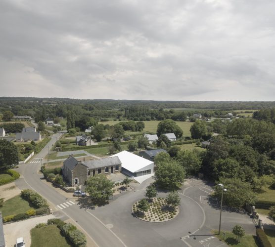 03_salle polyvalente contemporaine