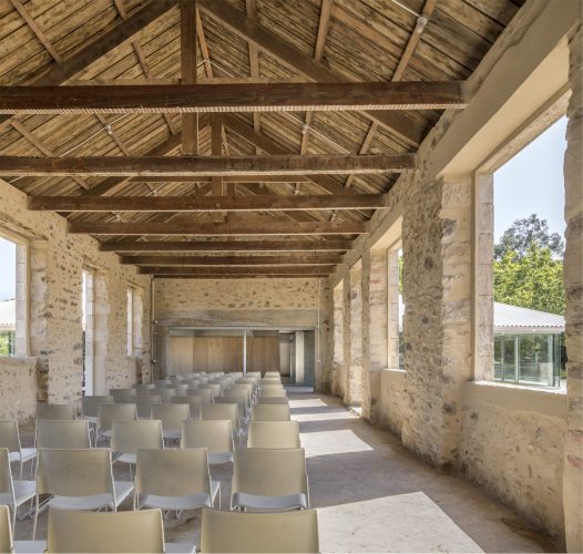 04_salle polyvalente contemporaine